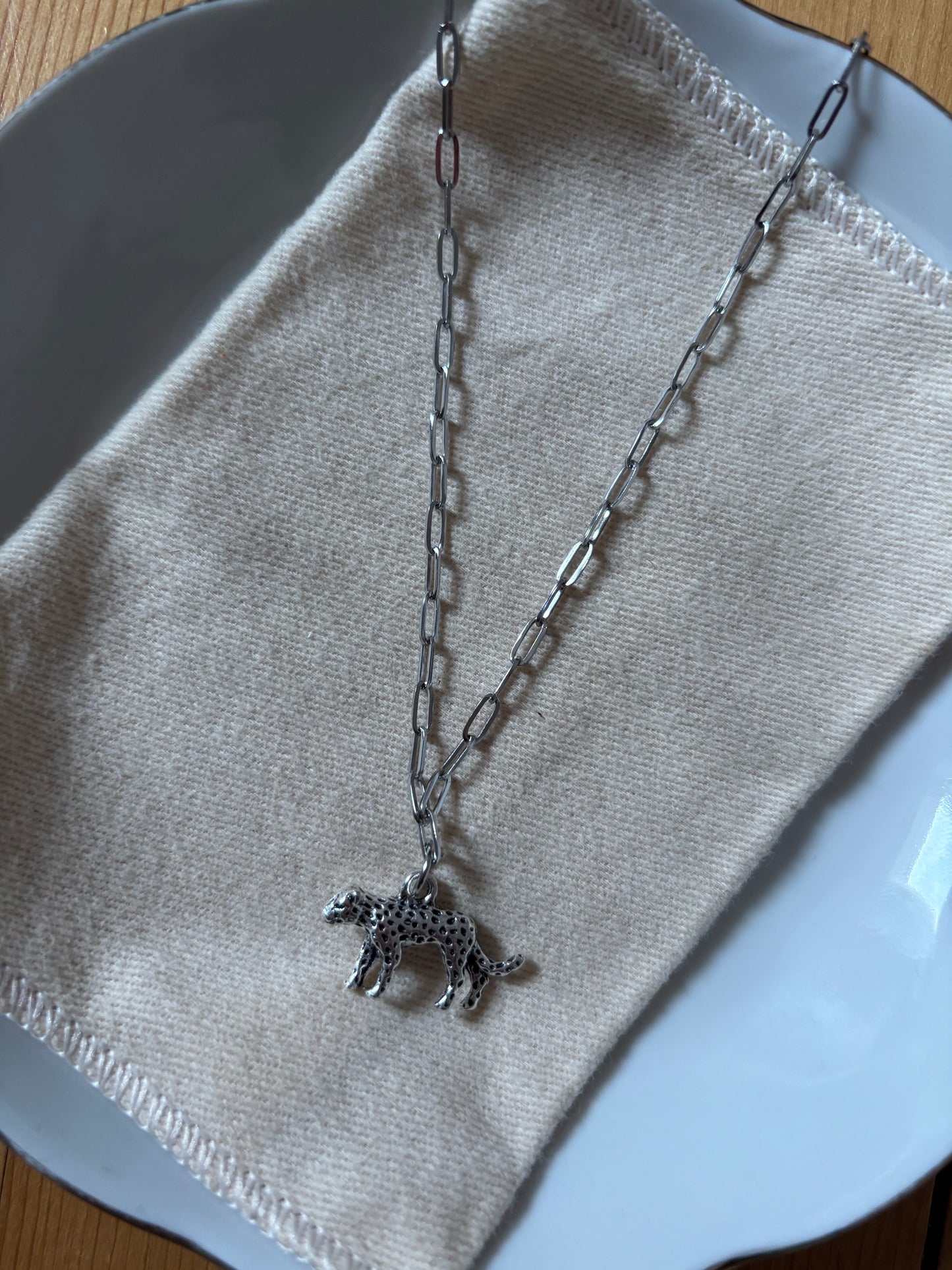 leo necklace (gold/silver)