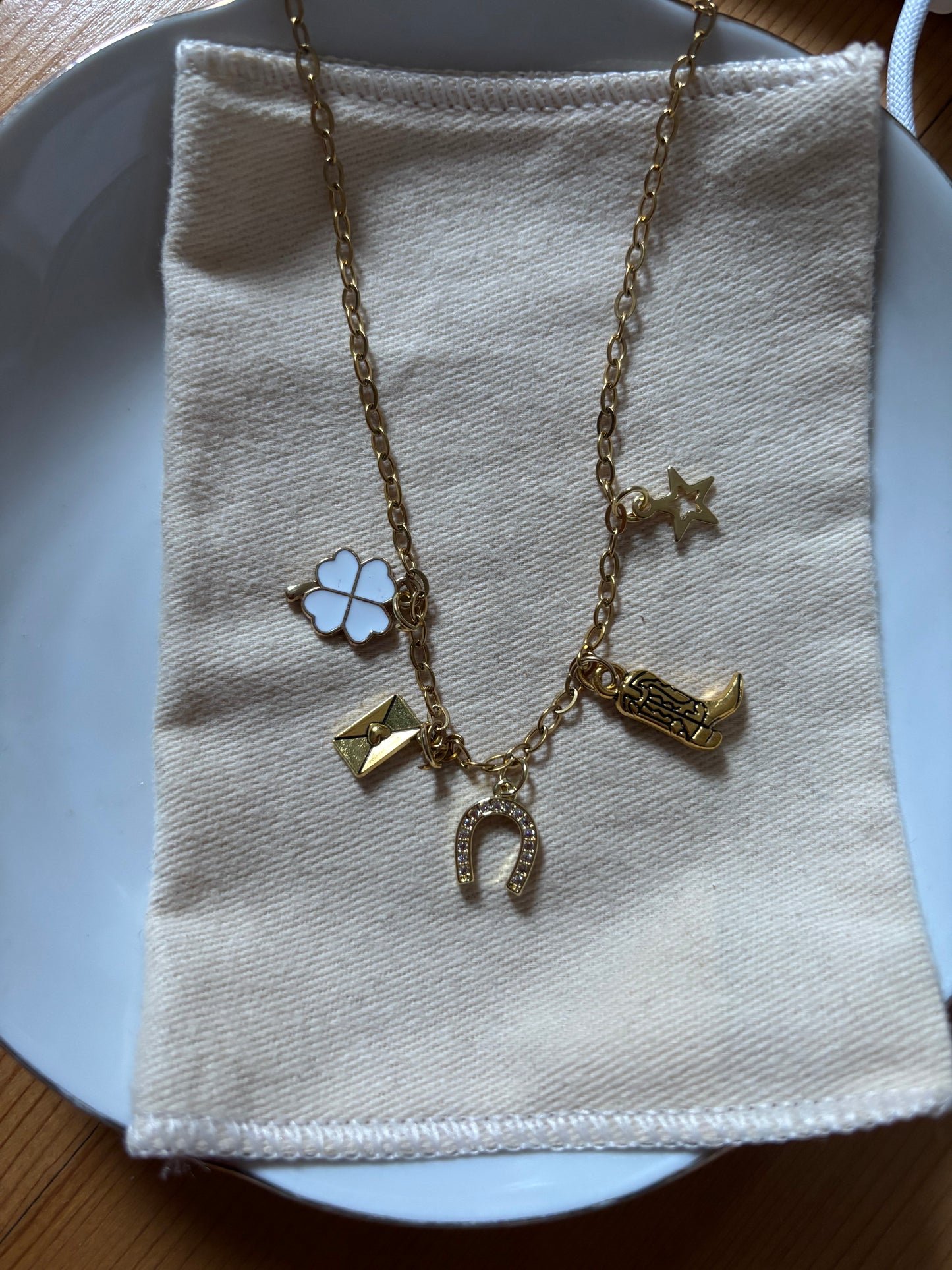 horsegirl necklace