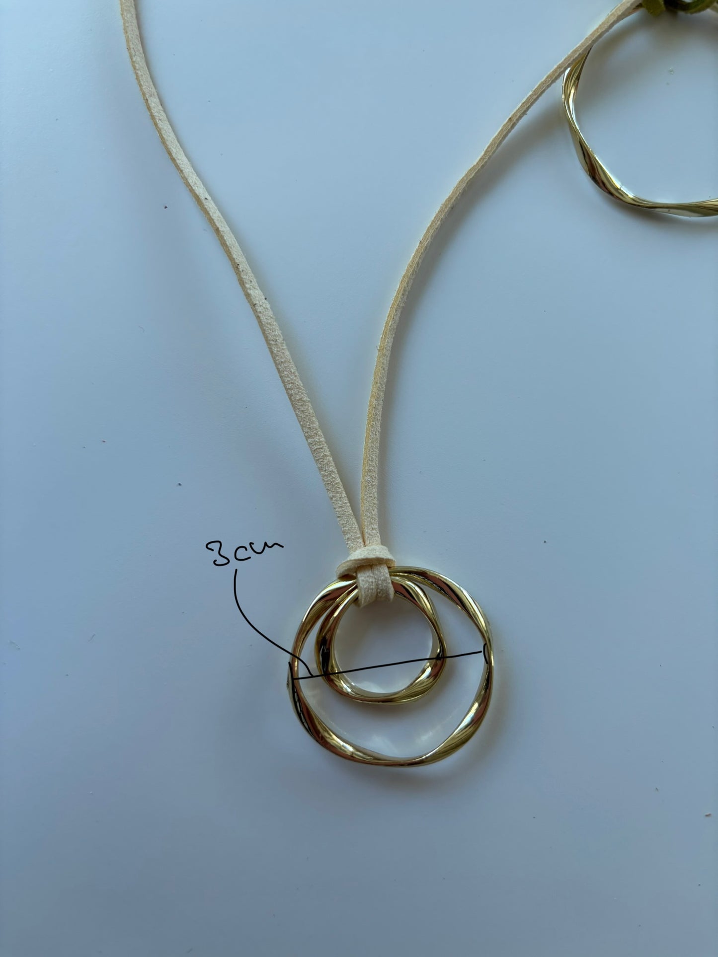 vivi necklace