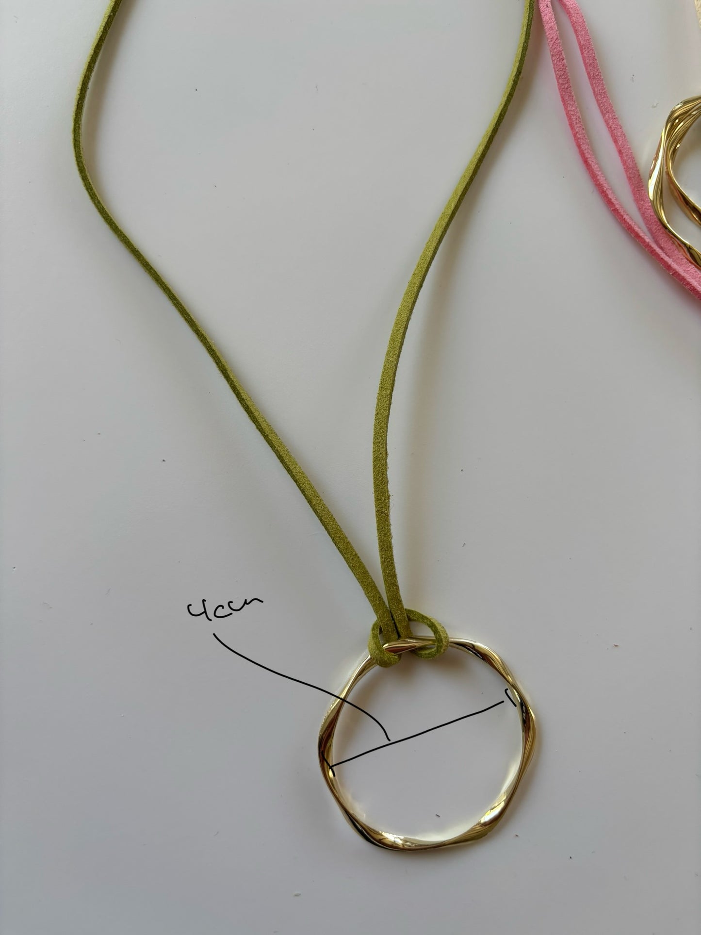 vivi necklace