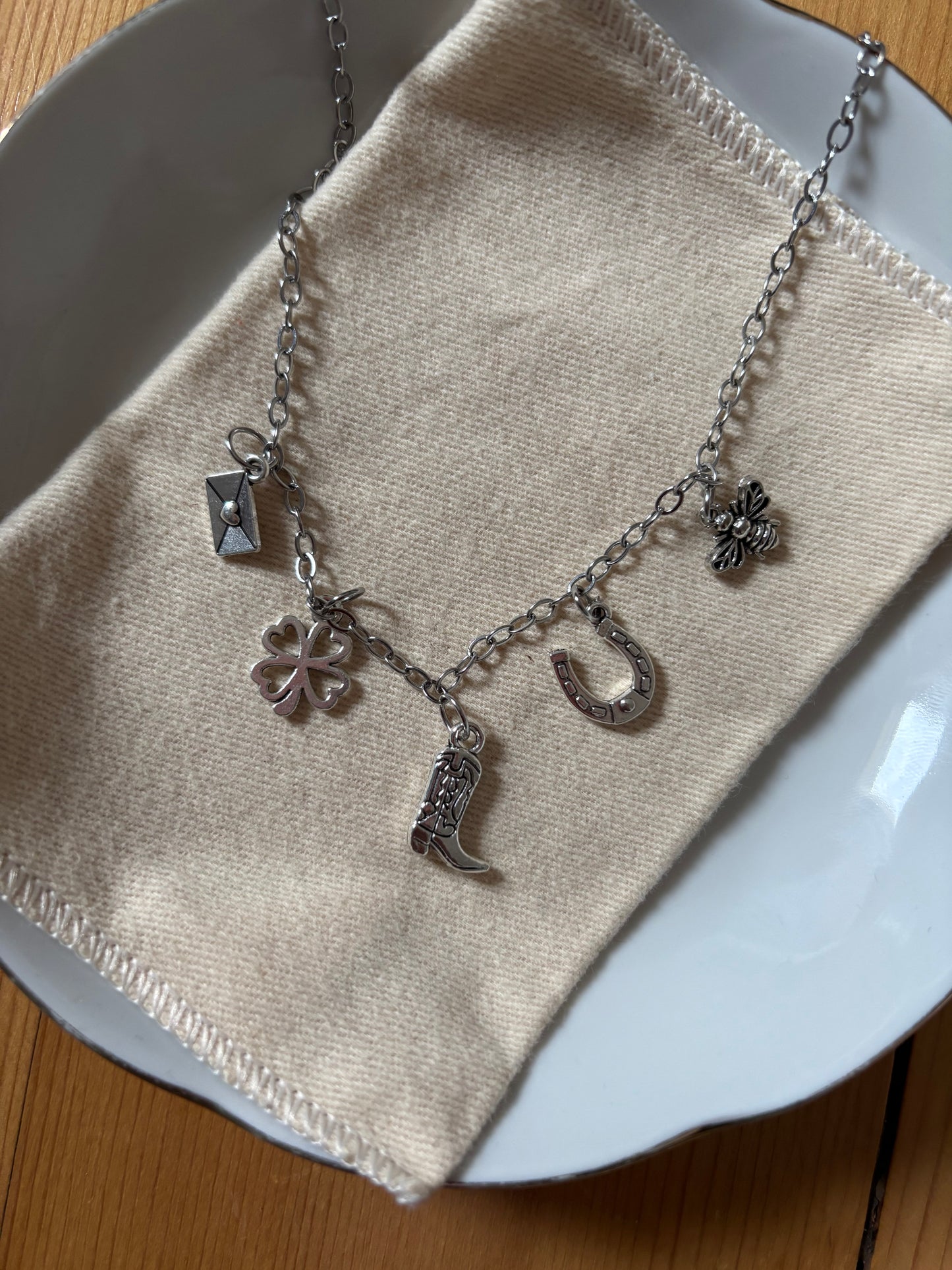 horsegirl necklace
