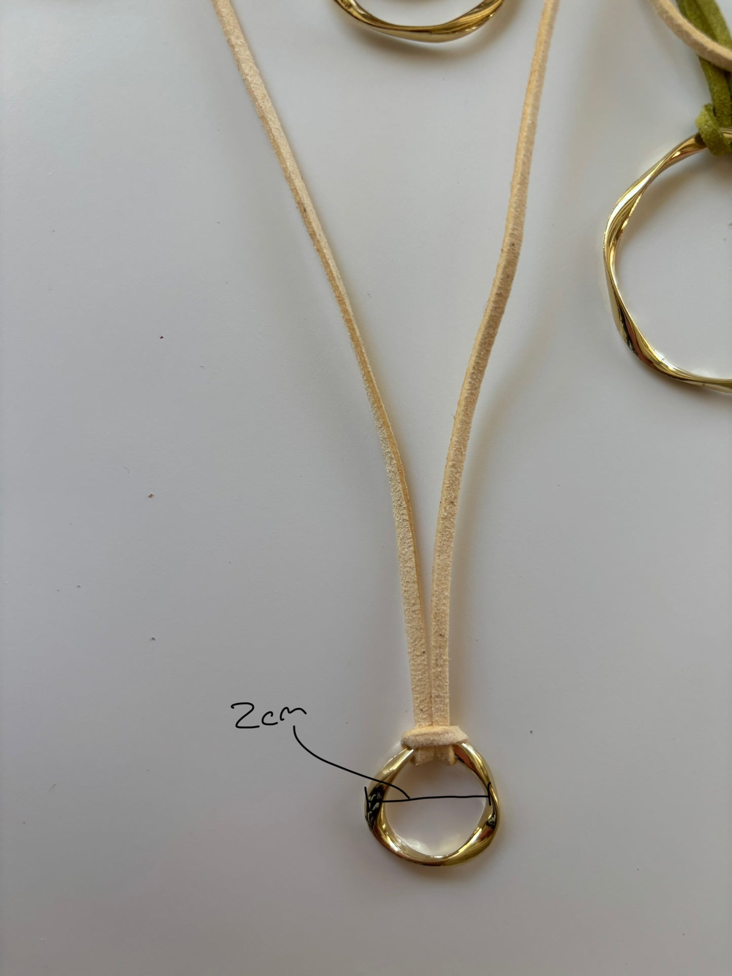 vivi necklace