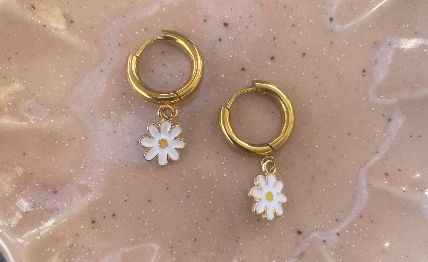 daisy earrings