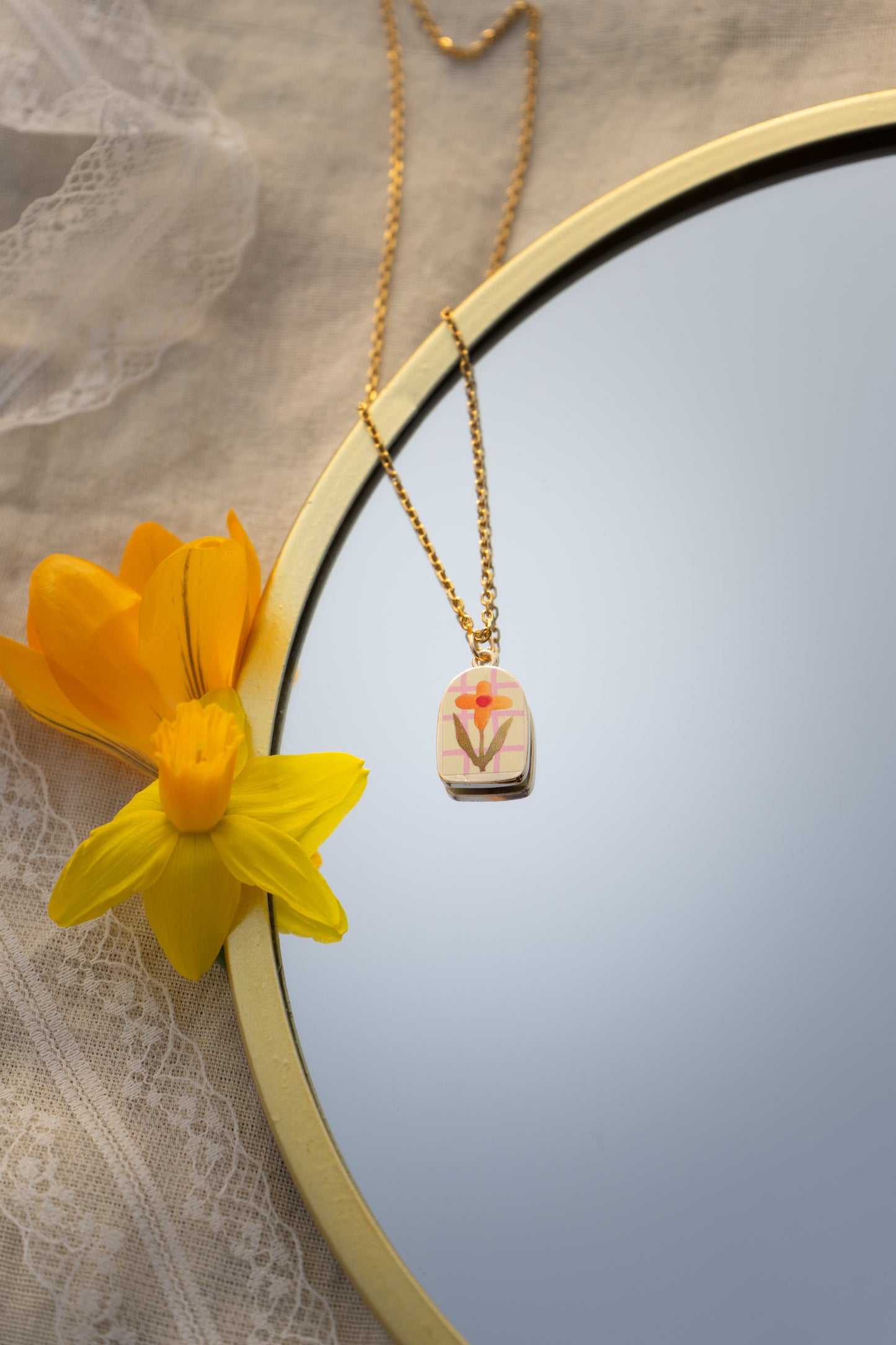 fleur necklace